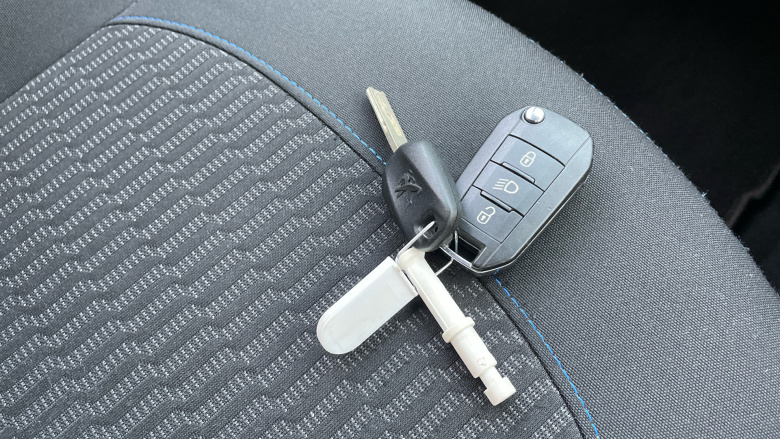 Peugeot 208 1.2 PureTech 82 Signature 5dr [Start Stop] Petrol Hatchback